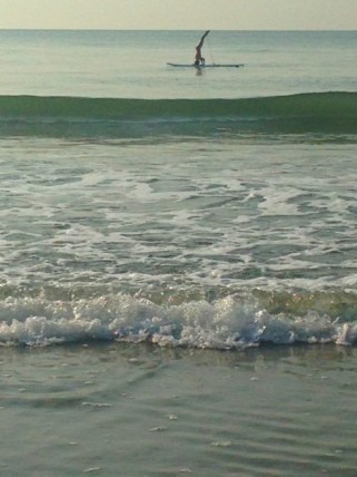 paddle_board_headstand